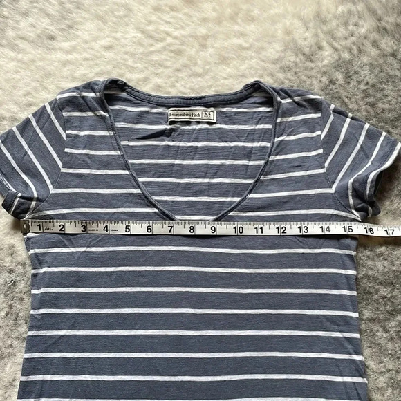 🔥4/$20 Abercrombie &  Fitch Striped T Shirt - Picture 4 of 9
